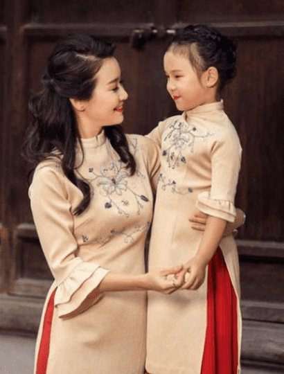 mẫu áo dài cách tân cho mẹ và bé