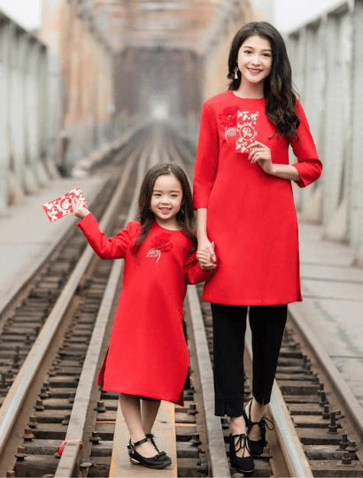mẫu áo dài cách tân cho mẹ và bé