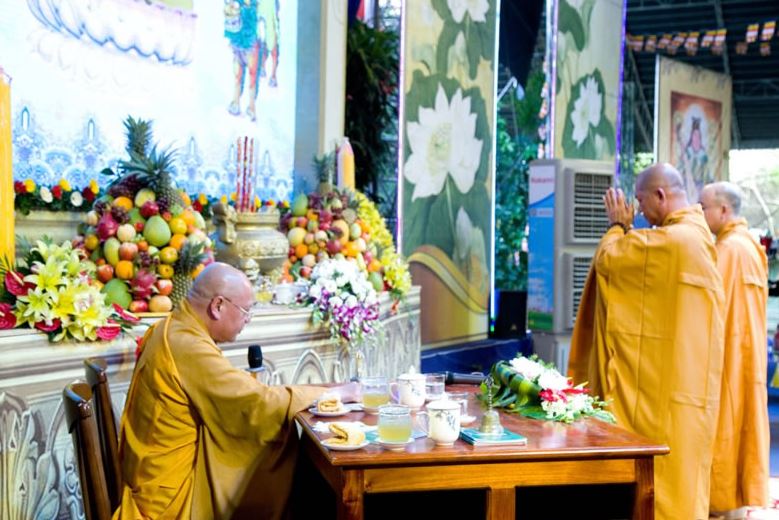 Tang lễ là gì? Phong tục tang lễ Việt Nam xưa và nay