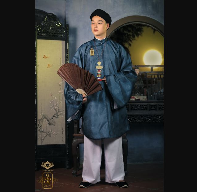 Mẫu áo dài truyền thống Việt Nam dành cho nam giới