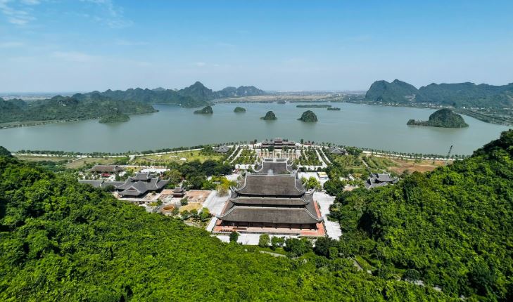 Giải đáp:  Ngôi chùa nào lớn nhất Việt Nam thì đó chính là chùa Tam Chúc (Hà Nam)