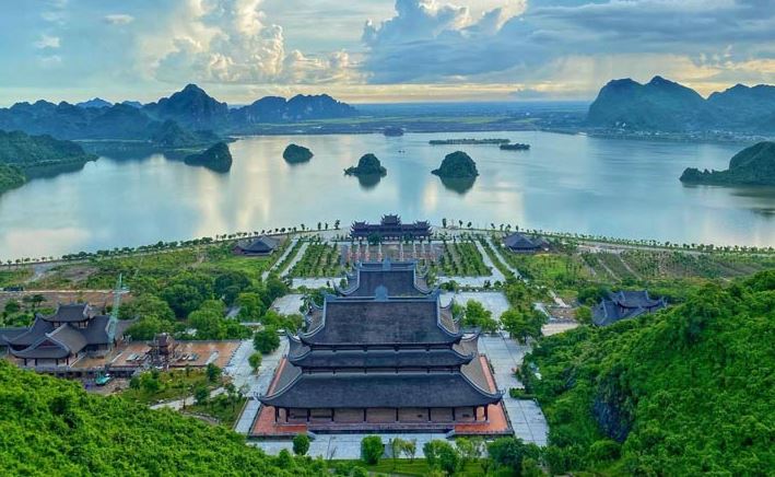 Chùa Tam Chúc - Một trong những ngôi chùa lớn nhất Việt Nam